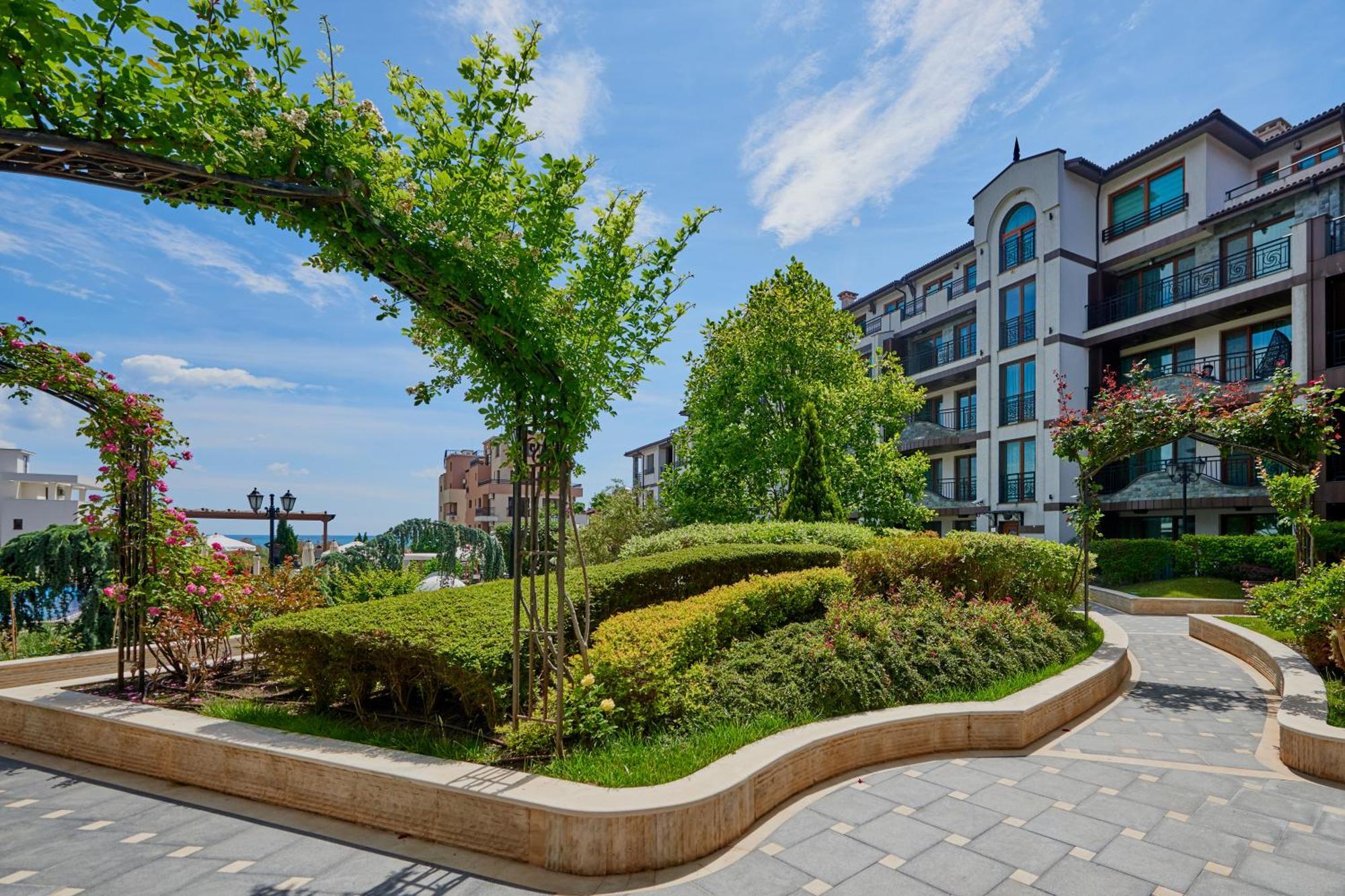 Aparthotel Boutique Rose Gardens Pomorie Exterior foto